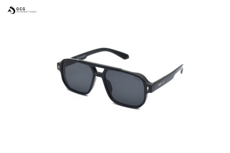 GCG Premium Aviator sunglass which comes in fine packaging and a cool case