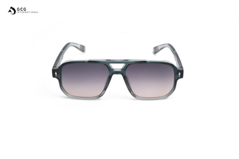 GCG Premium Aviator sunglass which comes in fine packaging and a cool case