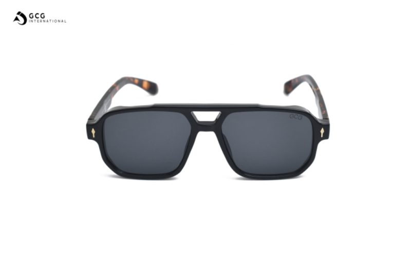 GCG Premium Aviator sunglass which comes in fine packaging and a cool case